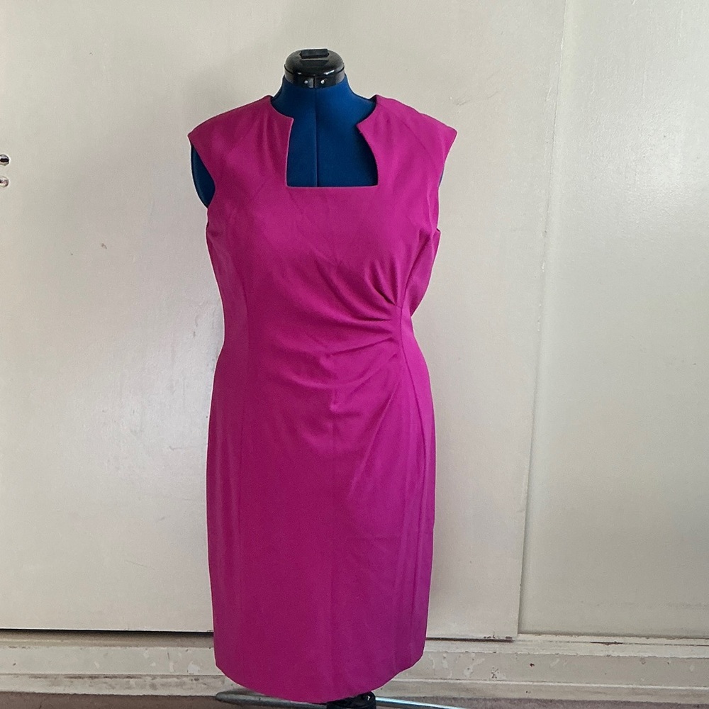 Tahari. Size 12. Fucsia.